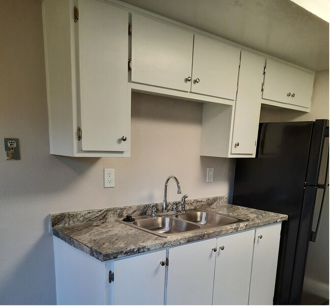 1x1 kitchen - Westside Village Apartments