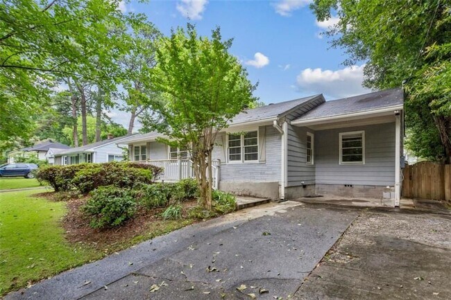 Photo - 1910 La Dawn Ln NW