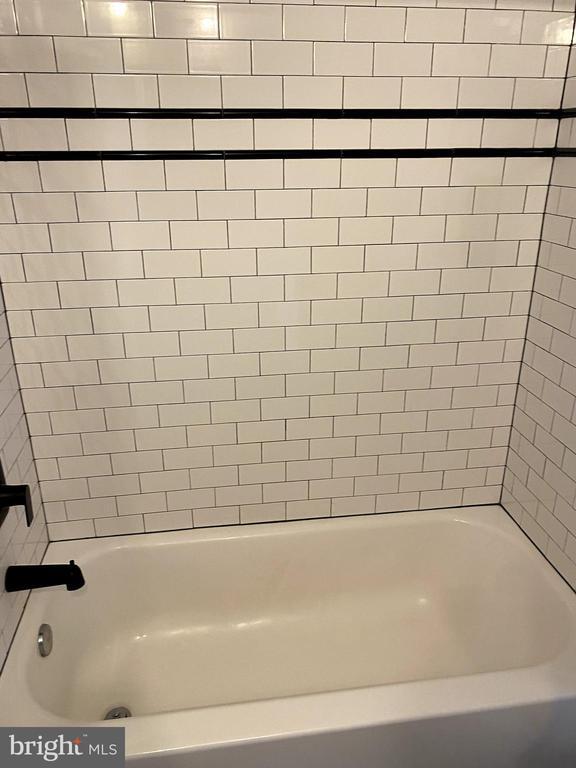 1219 Queen St NE Unit 1