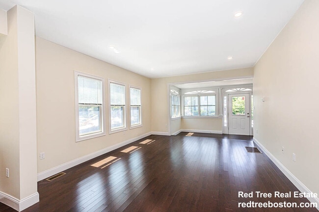 Photo - 120 Jerome St