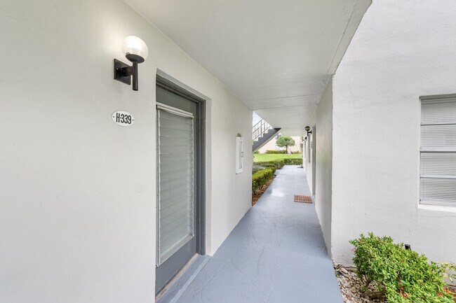 Photo - 339 Normandy Ln