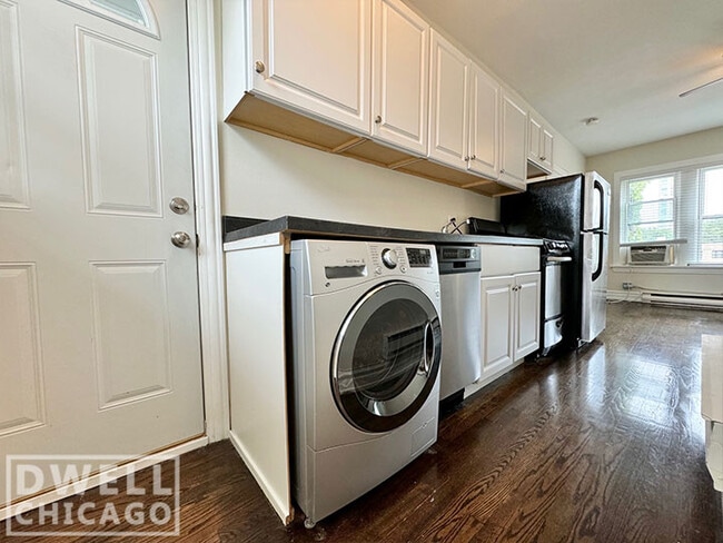 Photo - 644 W Roscoe St Unit 1N