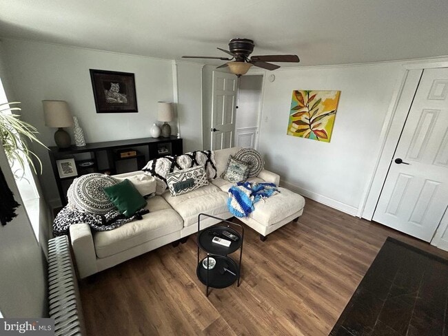 Photo - 153 W 6th Ave