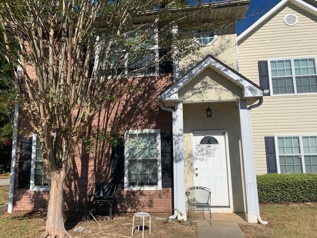 Building Photo - 8576 Thomas Rd