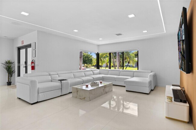 Photo - 1117 Adams St