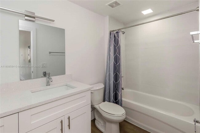Photo - 1620 NW 18th St Unidad 106