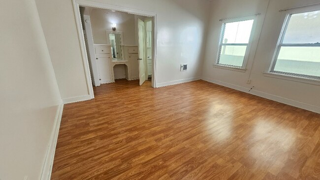 Photo - 727 S Coronado St Unit 307