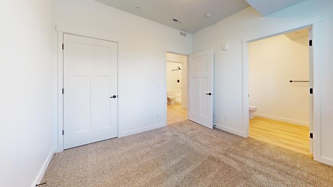 Photo - 1132 W State St