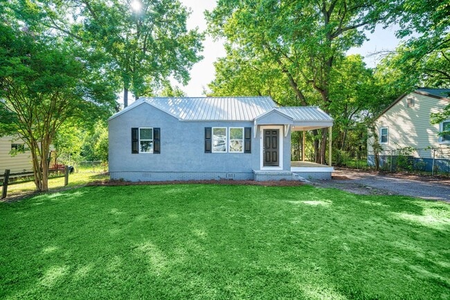 Adorable Two Bedroom House in Augusta! - Adorable Two Bedroom House in Augusta!