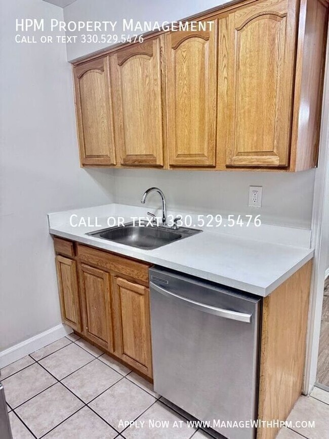 Photo - 3310 Warrensville Center Rd Unit MT-407