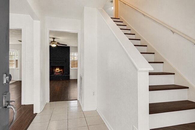 Photo - 539 Belwin Dr