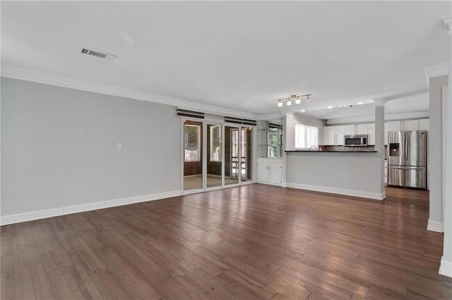Photo - 1452 Briaroaks Trail NE