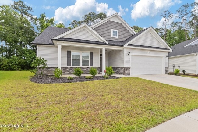 Photo - 570 Tullimore Ln