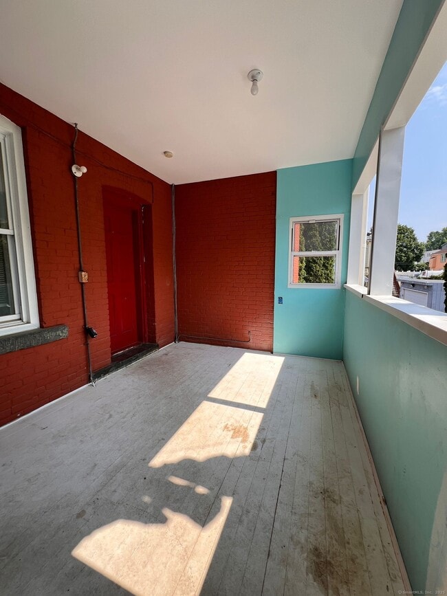 Photo - 640 Wilson St Unidad 2nd Fl.