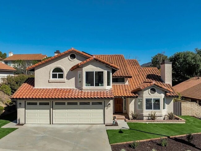 Building Photo - MOVE-IN READY 4+3 w/upgrades, great floorp... Rental