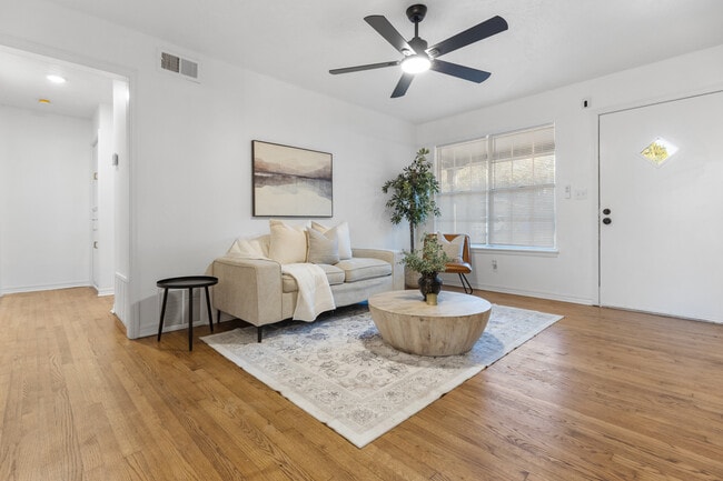 Photo - 513 Inwood Dr