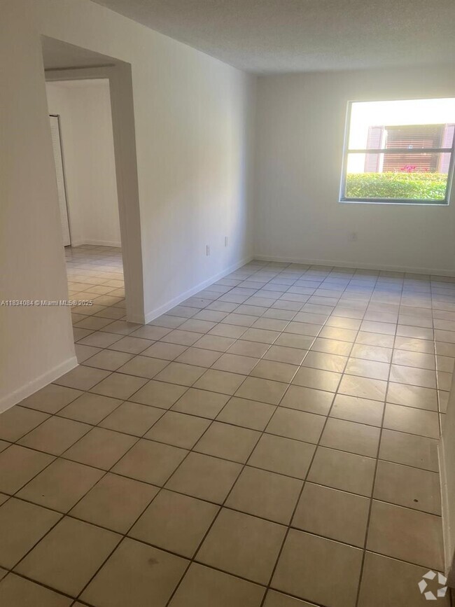 Building Photo - 686 NW 114th Ave Unit 203 Rental