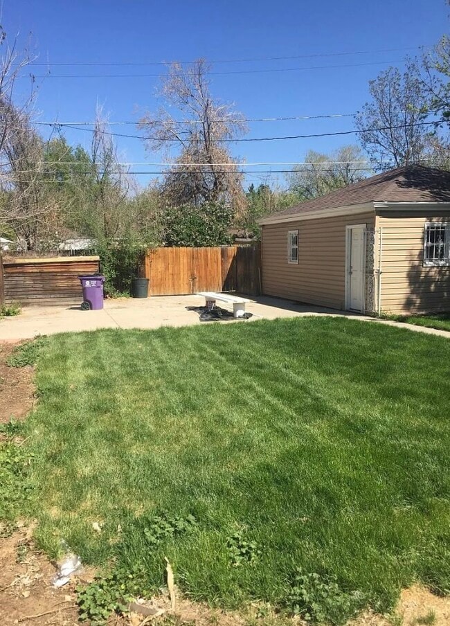 Photo - 1920 Xanthia St