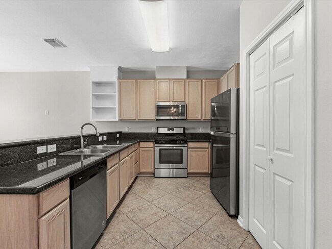 Photo - 2234 Naomi St