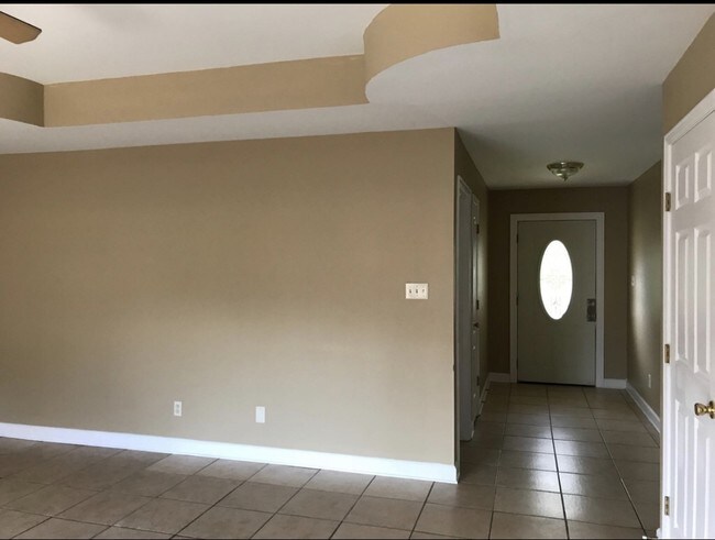 Photo - 6155 E Lamar St