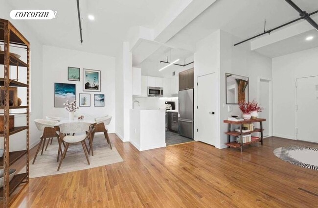 Photo - 275 Park Ave