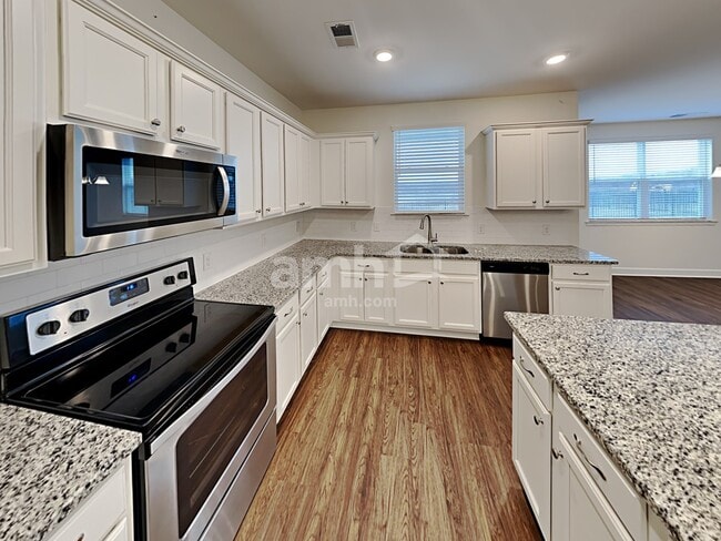 Photo - 4261 Longfellow Dr