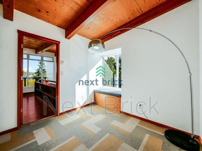 Photo - 4015 Letitia Ave S