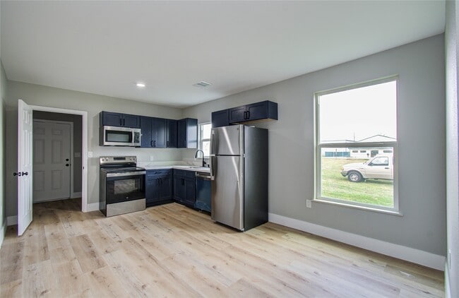 Photo - 114 S Iowa St