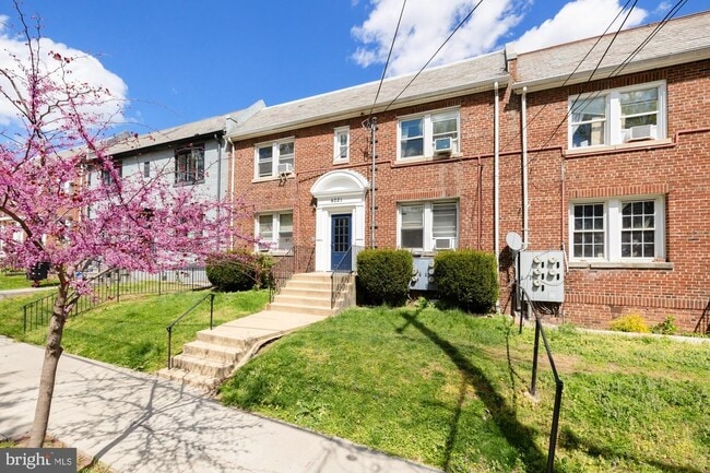 Photo - 4021 7th St NE Unit 2