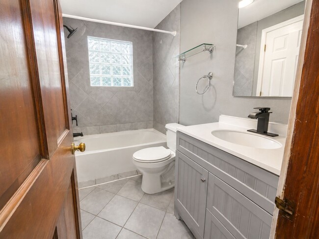 Photo - 2768 Glenny Ln