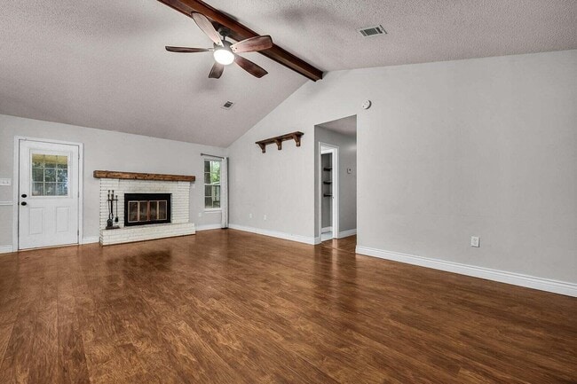 Photo - 202 Brittany Ln