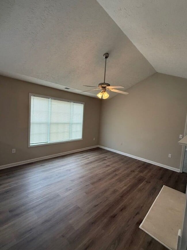 Photo - 4 Bedroom 3 Bath Specious Home