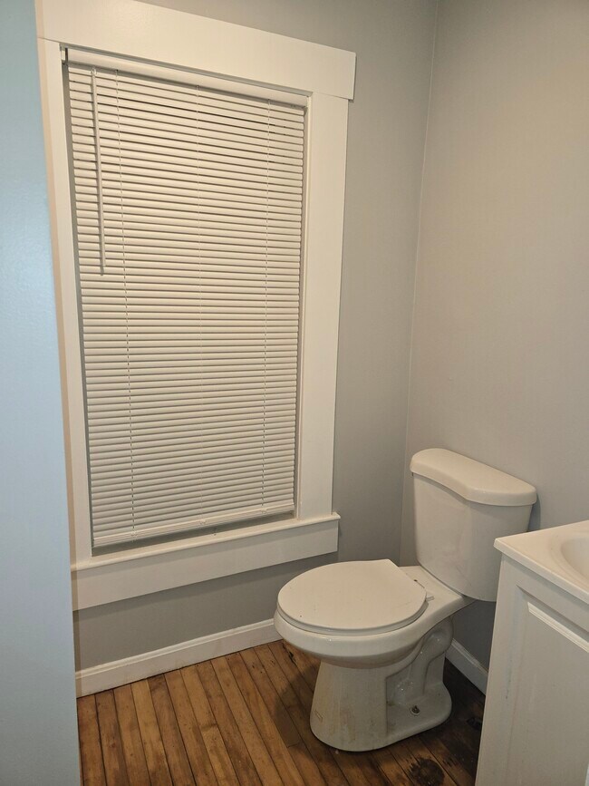 Bathroom w shower - 347 Pearl St Unit 1