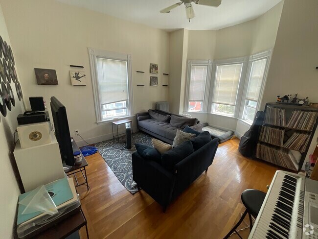 Building Photo - 1 Durham St Unit 3 Rental