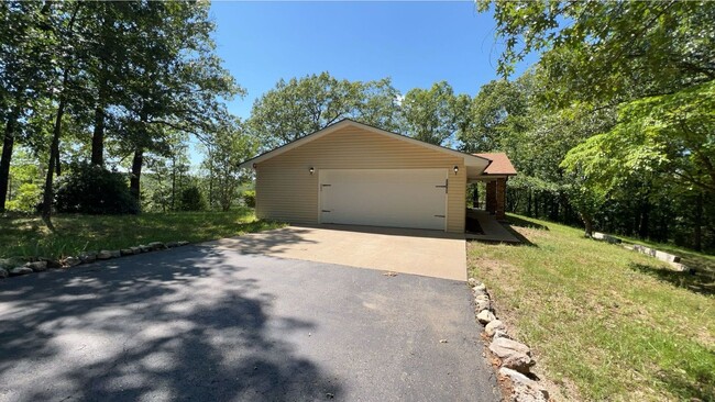 Single Family Home Close to FLW - Single Family Home Close to FLW