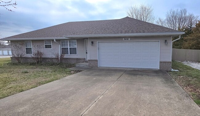 Building Photo - BF Duplex Unit 5441 S Clabourne