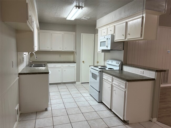 Photo - 7103 Stoney River Dr