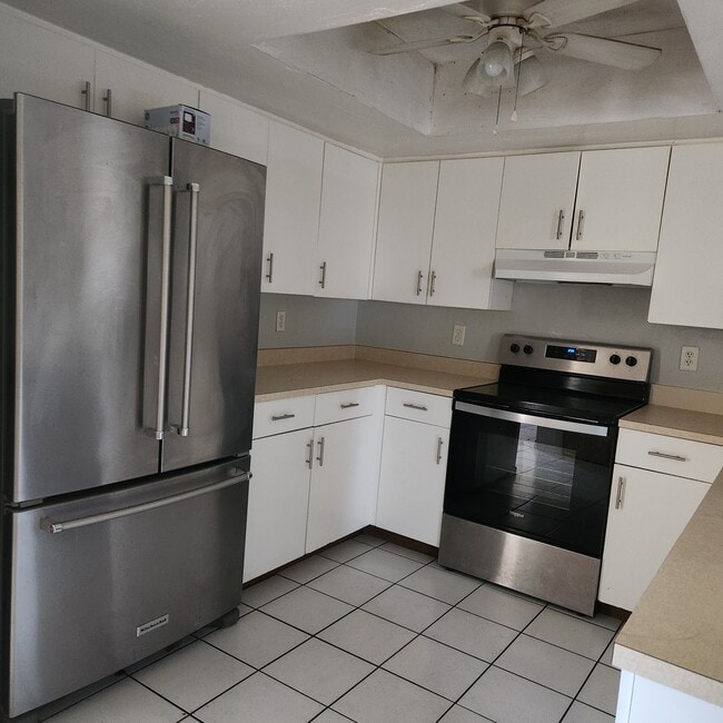 Photo - 611 SW 3rd Ter