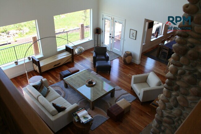 Photo - "Experience Luxury Living: Spacious 5-Bed ...