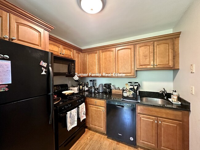 Photo - 346 Putnam Ave Apartments Unit 3