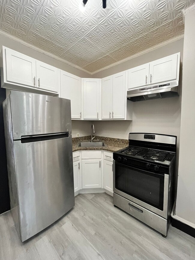 Building Photo - 9 Sheffield St Unit 3L Rental