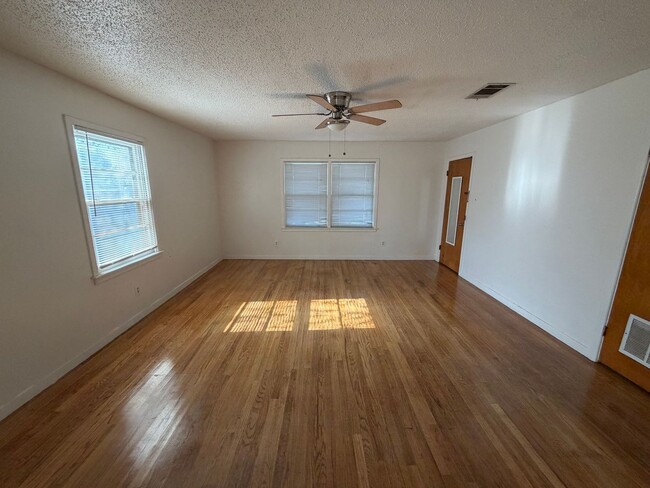 Photo - 3111 33rd St Unit B