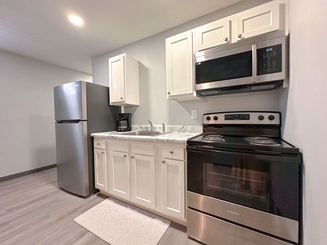 Photo - Modern 1-bedroom retreat / Walk to Downtown Unidad 604-08 North Main Street