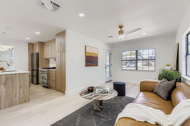 Photo - 2014 Hardy Cir