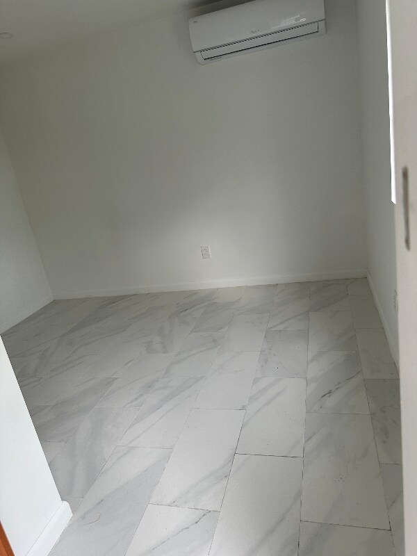 Photo - 137 ave SW 157 St