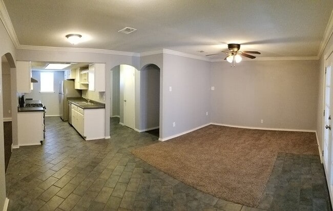 Photo - 1002 Quebec Dr