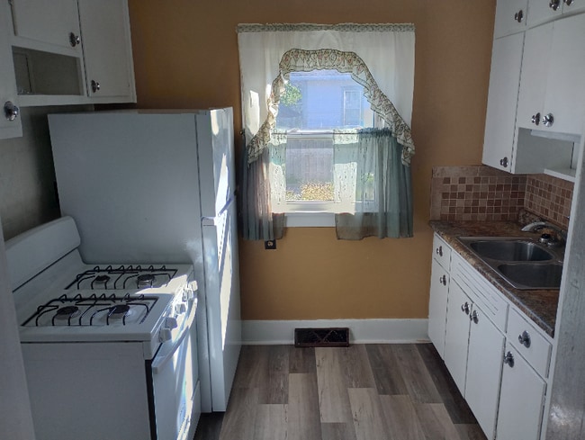 Photo - 19 5th Ave NW