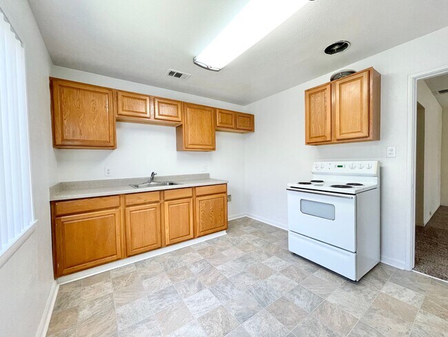 Photo - 700-702 Poplar Avenue Unidad 700