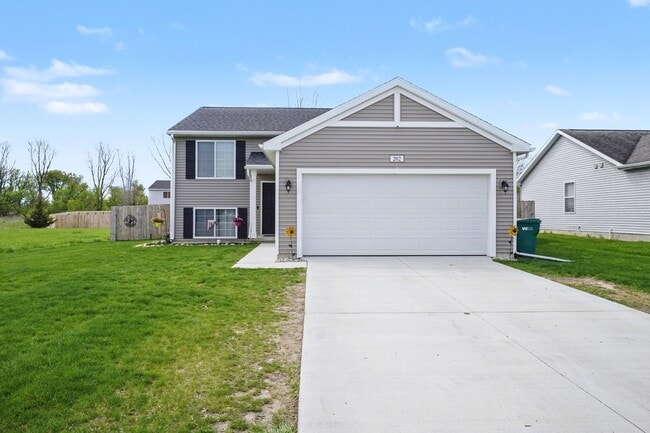 Photo - 202 Creek Pointe Cir