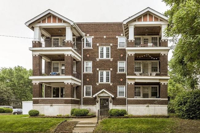 Colonnade - Colonnade Apartments
